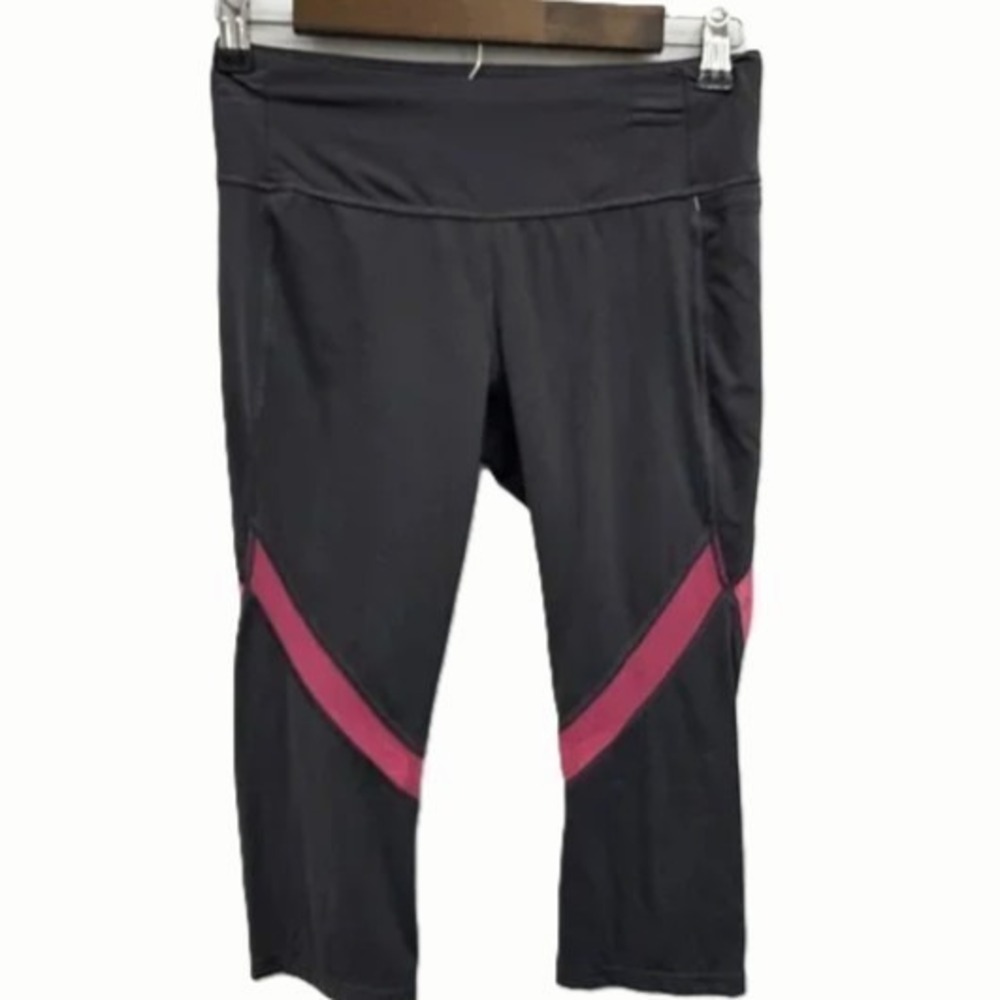 Calia by Carrie Underwood Leggings Small Grey Pink Energize Crop Capris Athletic